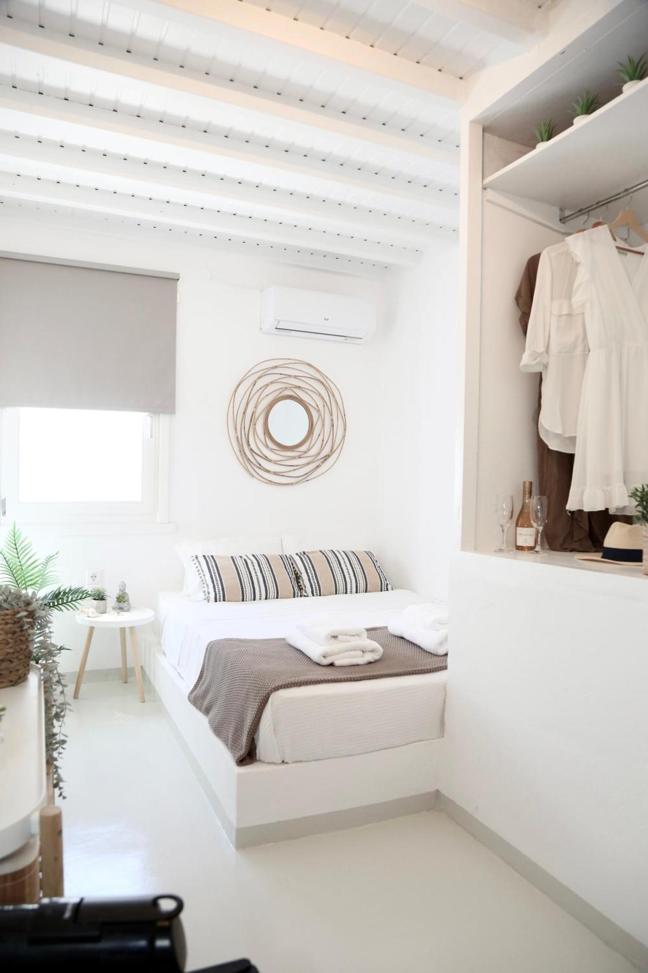 Whitelist In * Mykonos Town