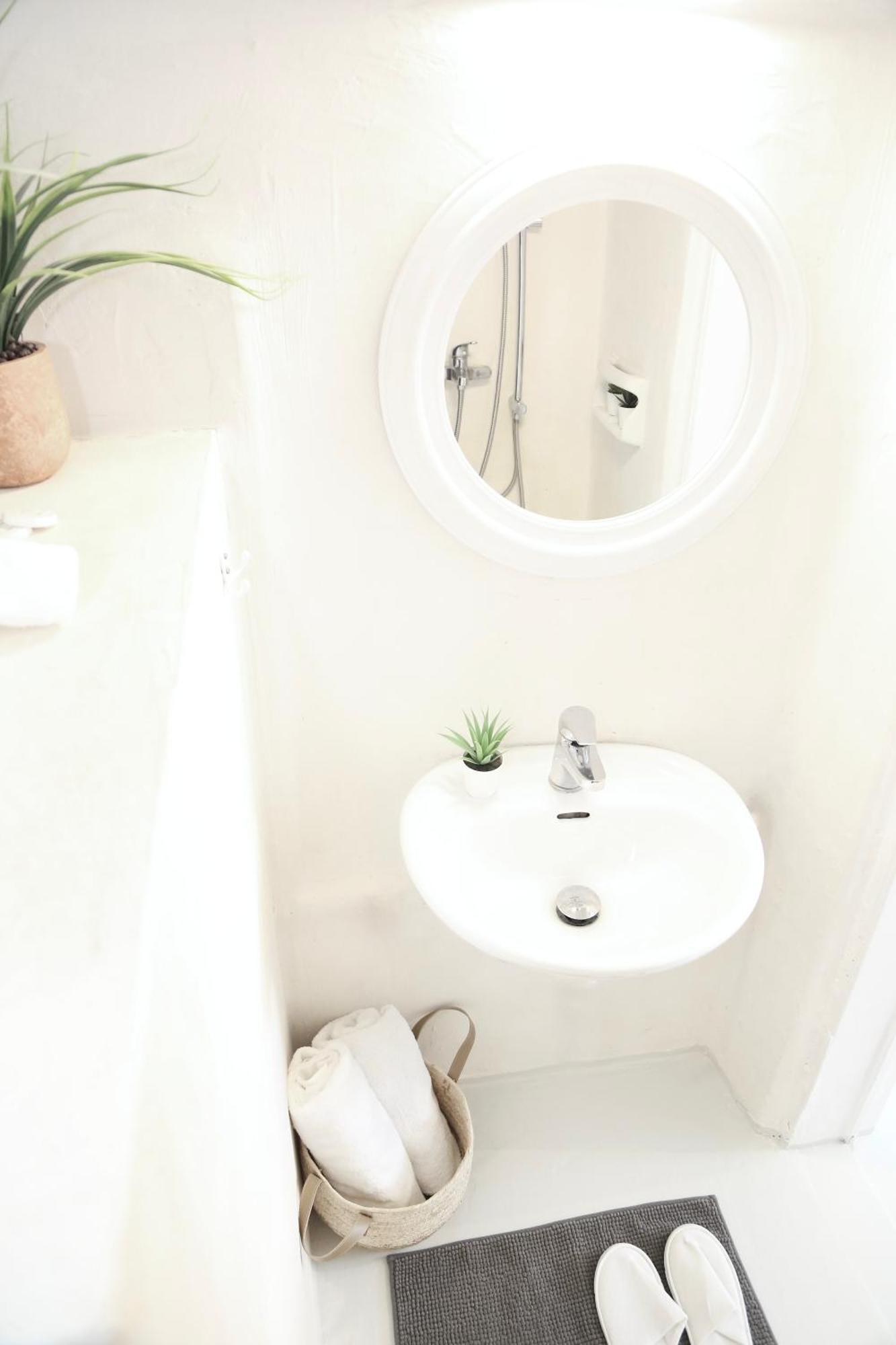 Apartment Whitelist In